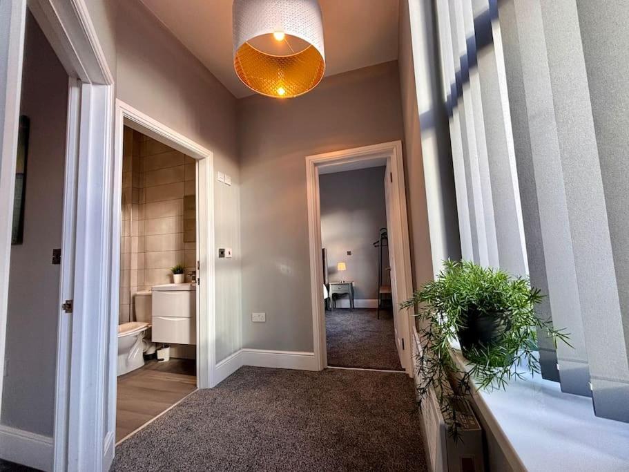 Teds Apartments-Town Centre-Apt1 블랙풀 외부 사진