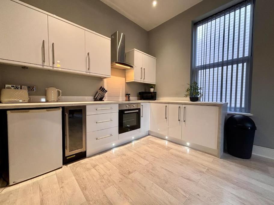 Teds Apartments-Town Centre-Apt1 블랙풀 외부 사진